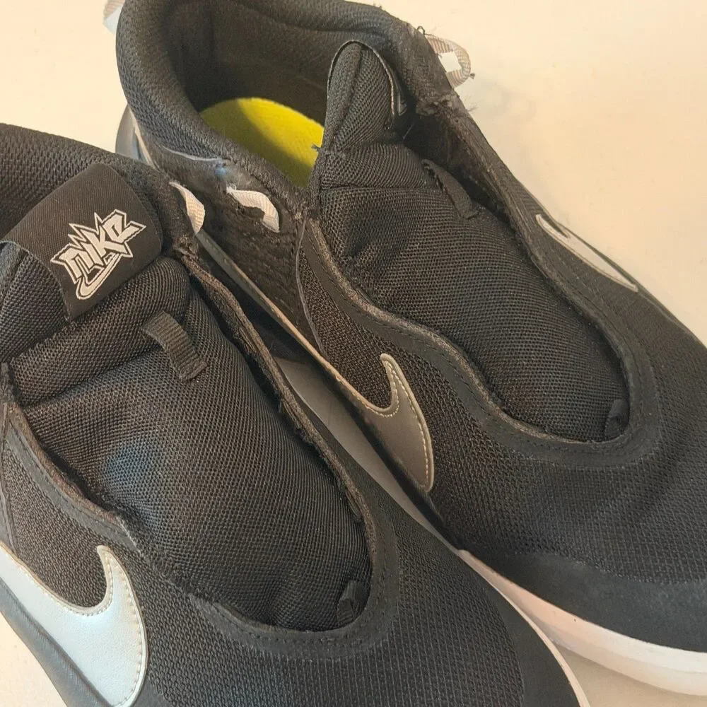 Nike Team Hustle D 10 GS Black Metallic Silver CW6735-004 Youth Size 7Y Shoes